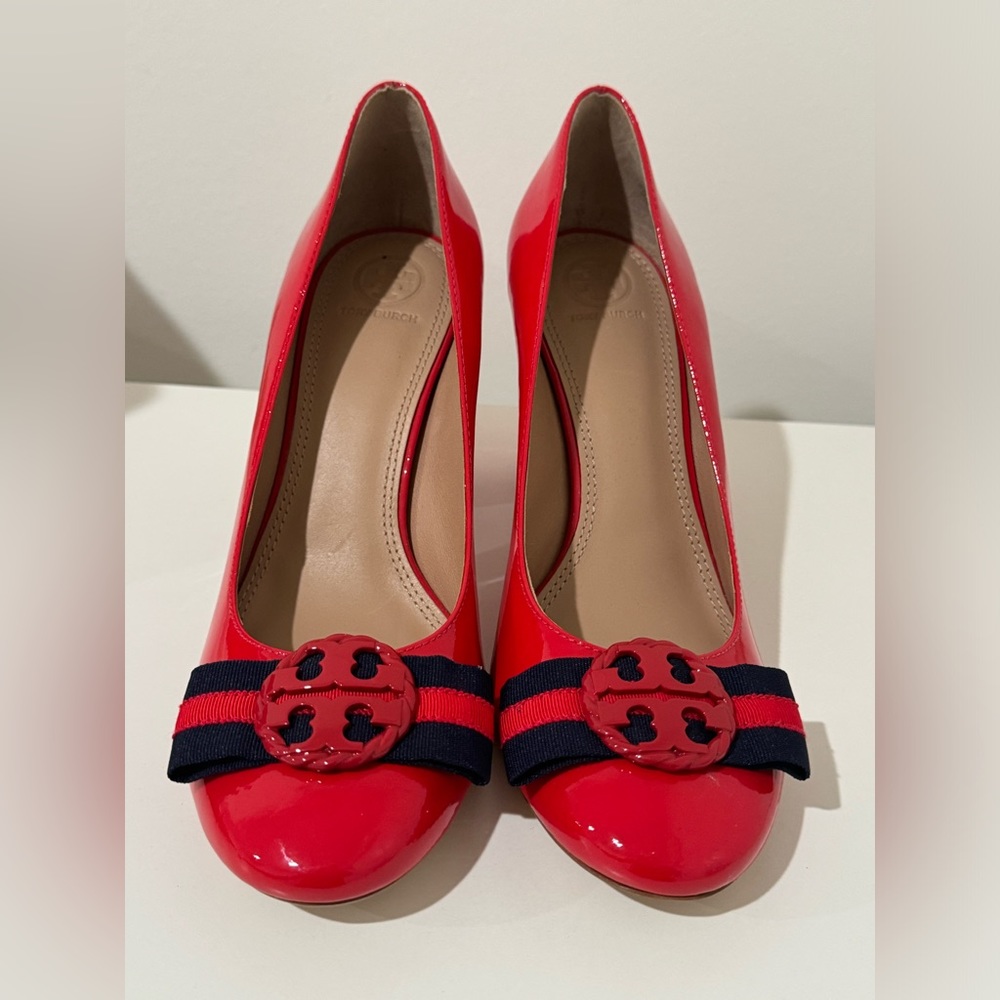 Tory Burch Red Patent Leather Heels with Navy Trim